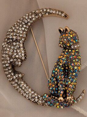 Vintage Cat & Moon Rhinestone Brooch Pin – Whimsical Statement Jewelry